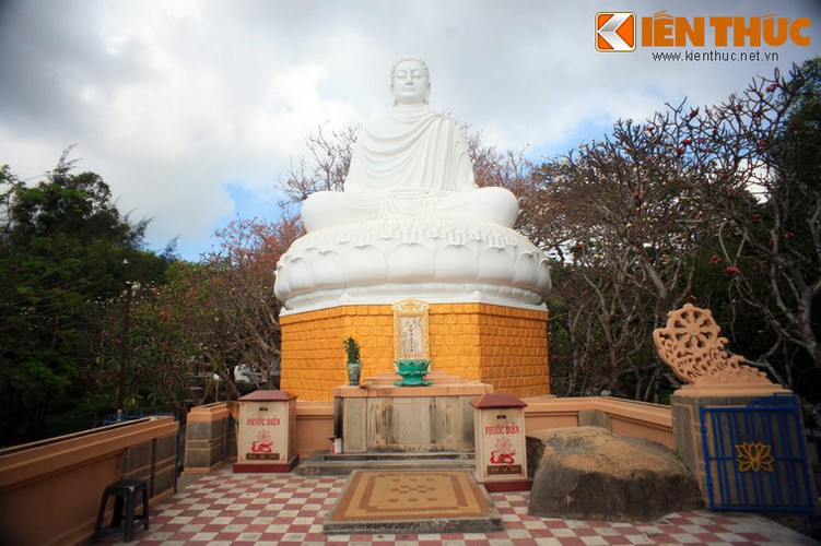 Bí mật bên trong những địa điểm linh thiêng bậc nhất Vũng Tàu - Ảnh 4. Bí mật bên trong những địa điểm linh thiêng bậc nhất Vũng Tàu - Ảnh 4.