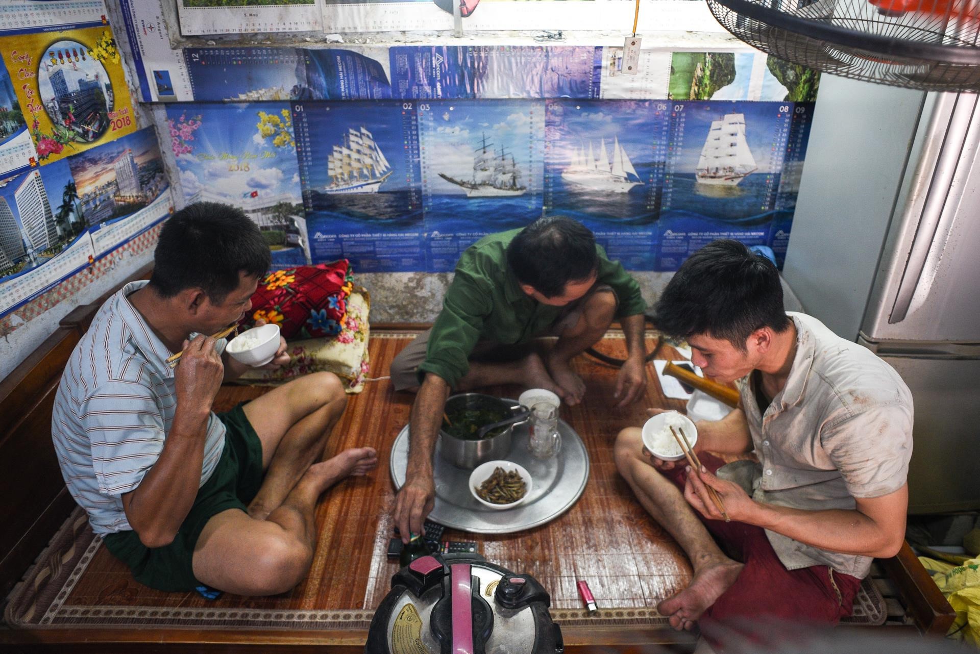Cuoc thao chay khoi noi xay ra tham hoa Rang Dong hinh anh 32 