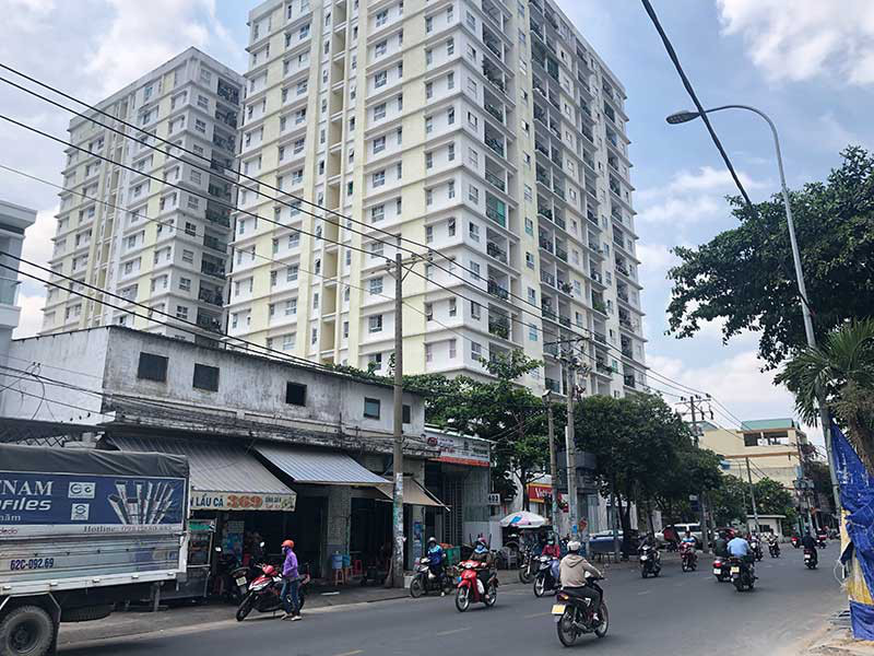 Phạt tiền tỉ chủ đầu tư chậm làm sổ hồng - Ảnh 1. Phạt tiền tỉ chủ đầu tư chậm làm sổ hồng - Ảnh 1.