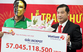 Tài xế GrabBike trúng Vietlott 57 tỉ đồng
