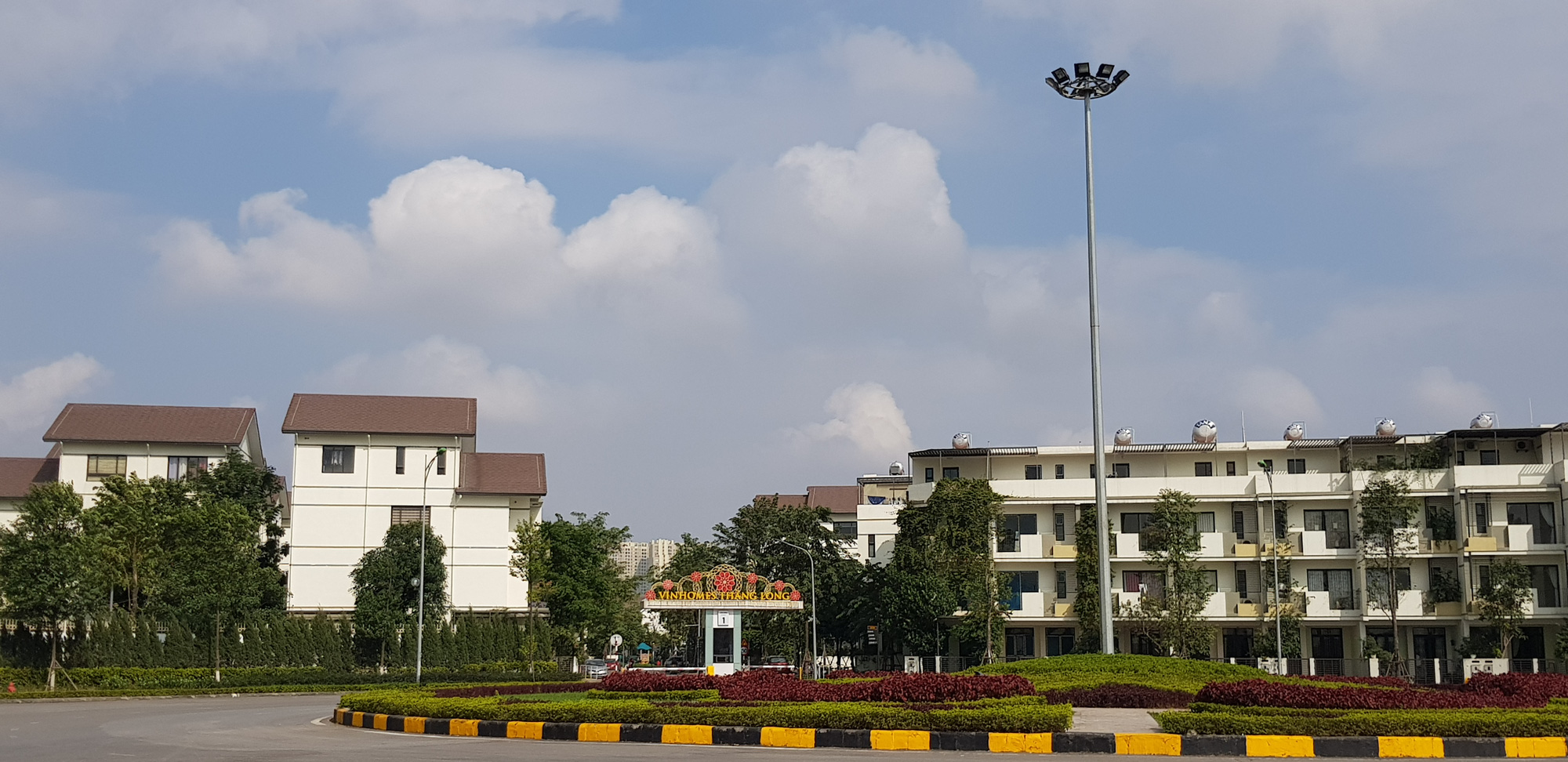 Khu Vinhomes Thăng Long được không ít người chọn lựa bởi tỉ lệ diện tích cây xanh lớn. (Ảnh: Minh Anh).