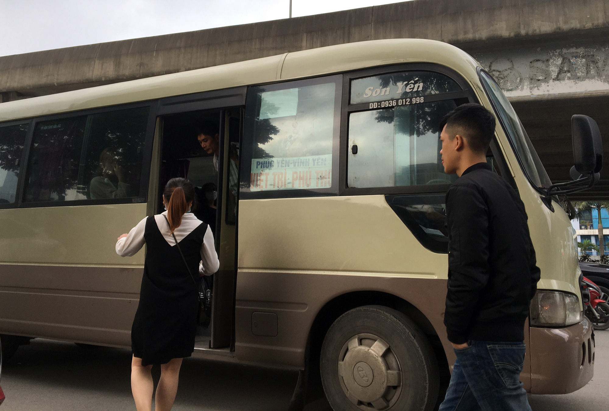 Cận tết nguyên đán, gia tăng tình trạng xe khách chạy kiểu “rùa bò” - Ảnh 2. Cận tết nguyên đán, gia tăng tình trạng xe khách chạy kiểu “rùa bò” - Ảnh 2.
