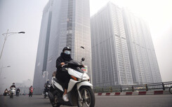 Không khí Hà Nội và TP HCM ở ngưỡng không tốt ngày đầu tuần