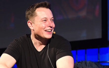 Tesla trở thành nhà sản xuất ô tô giá trị nhất trong lịch sử của Mỹ