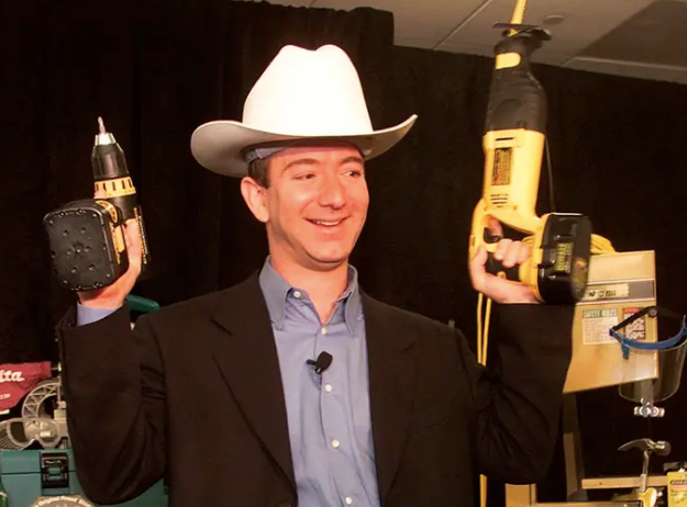 Jeff Bezos vừa bước sang tuổi 56: Cùng nhìn lại cuộc đời của người đàn ông giàu nhất thế giới - Ảnh 4. Jeff Bezos vừa bước sang tuổi 56: Cùng nhìn lại cuộc đời của người đàn ông giàu nhất thế giới - Ảnh 4.