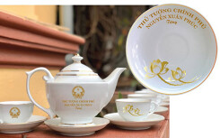 Rao bán 35 bộ ấm chén in tên Chủ tịch nước, Thủ tướng, chủ cơ sở gốm bị phạt 6 triệu đồng
