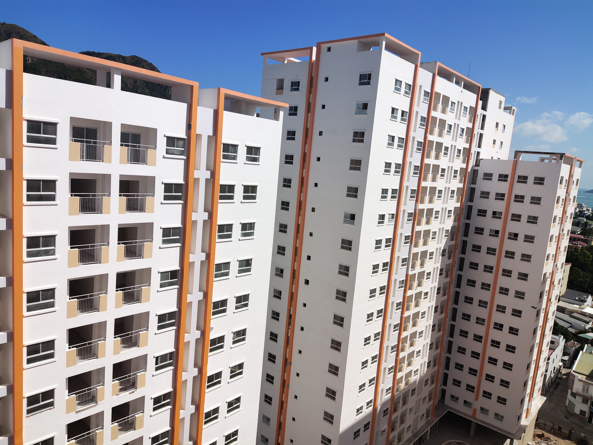 Khánh Hòa: Đề nghị Công ty Địa ốc Hoàng Quân sớm bàn giao nhà cho người dân - Ảnh 1. Khánh Hòa: Đề nghị Công ty Địa ốc Hoàng Quân sớm bàn giao nhà cho người dân - Ảnh 1.