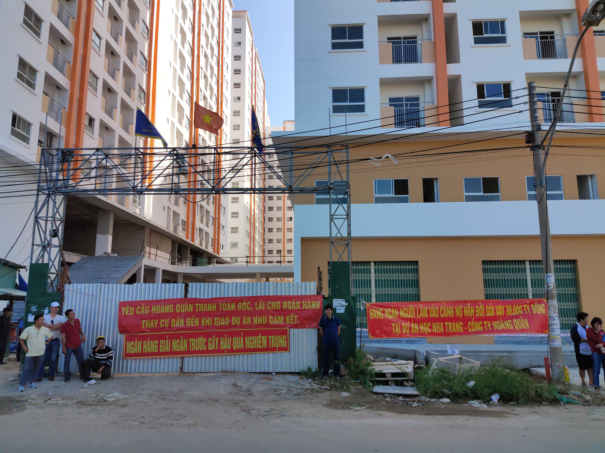 Đại diện cư dân mua NOXH Hoàng Quân viết đơn tố cáo chủ đầu tư lật lọng - Ảnh 1. Đại diện cư dân mua NOXH Hoàng Quân viết đơn tố cáo chủ đầu tư lật lọng - Ảnh 1.