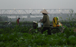 Hà Nội chìm trong sương mù cả ngày lẫn đêm