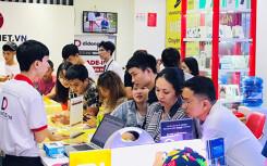 Điện thoại cao cấp dưới 16 triệu đồng đáng mua dịp cận Tết