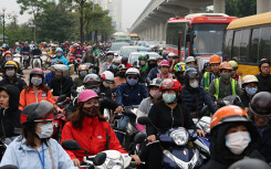 Hà Nội cận Tết, ùn tắc khắp nơi