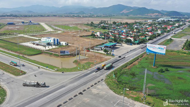 Tỉnh Nghệ An đối thoại với người dân bị ảnh hưởng trong dự án KCN WHA - Ảnh 2. Tỉnh Nghệ An đối thoại với người dân bị ảnh hưởng trong dự án KCN WHA - Ảnh 2.