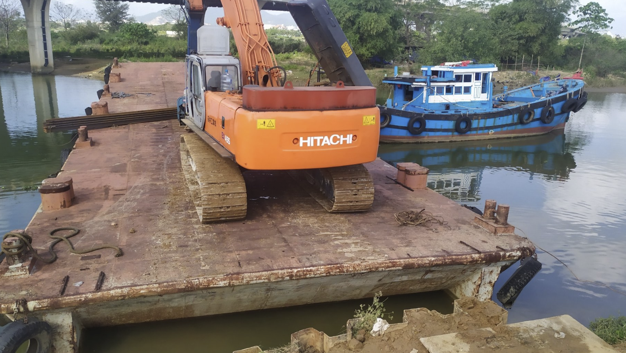 Đà Nẵng làm đập ngăn mặn 14 tỉ đồng để đảm bảo nước sinh hoạt người dân dùng dịp Tết - Ảnh 1. Đà Nẵng làm đập ngăn mặn 14 tỉ đồng để đảm bảo nước sinh hoạt người dân dùng dịp Tết - Ảnh 1.