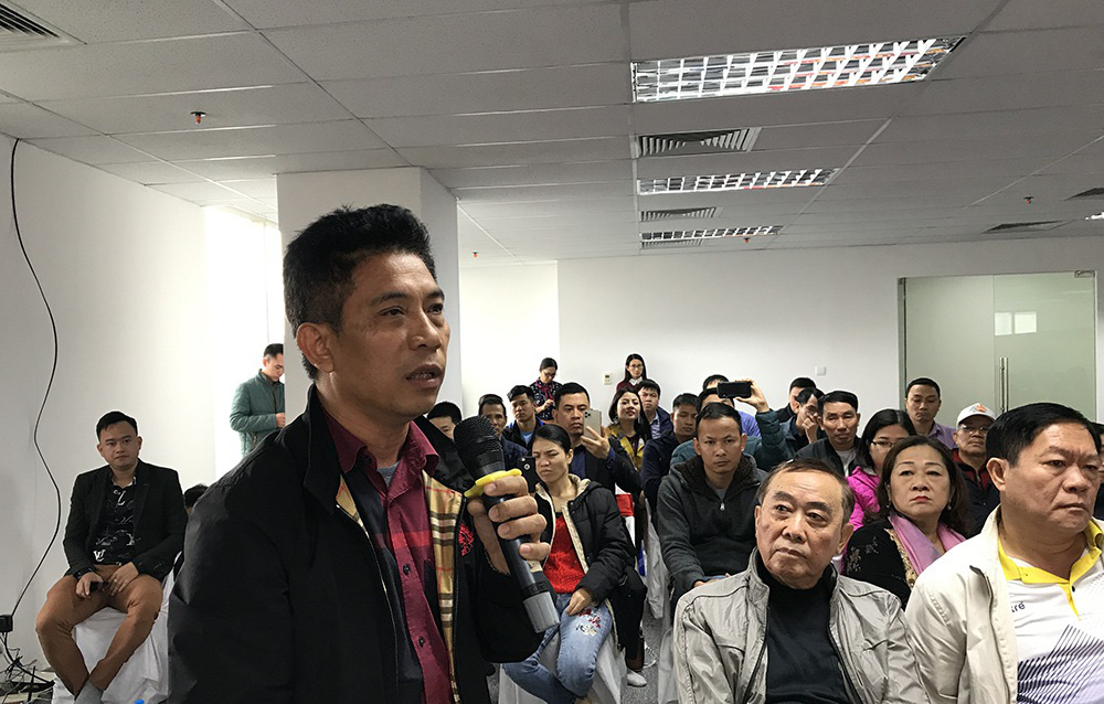 Cư dân 8B Lê Trực truy chủ đầu tư, đòi nhà ăn Tết - Ảnh 1. Cư dân 8B Lê Trực truy chủ đầu tư, đòi nhà ăn Tết - Ảnh 1.