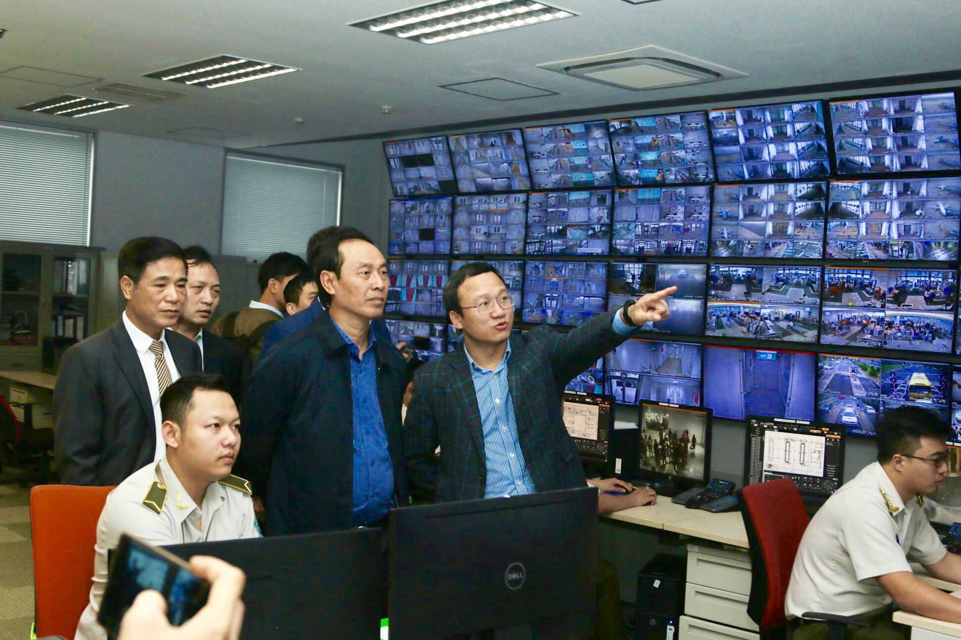 Cao điểm Tết: Sân bay Nội Bài sẵn sàng bố trí thêm các vị trí tại sân đỗ quân sự - Ảnh 2. Cao điểm Tết: Sân bay Nội Bài sẵn sàng bố trí thêm các vị trí tại sân đỗ quân sự - Ảnh 2.