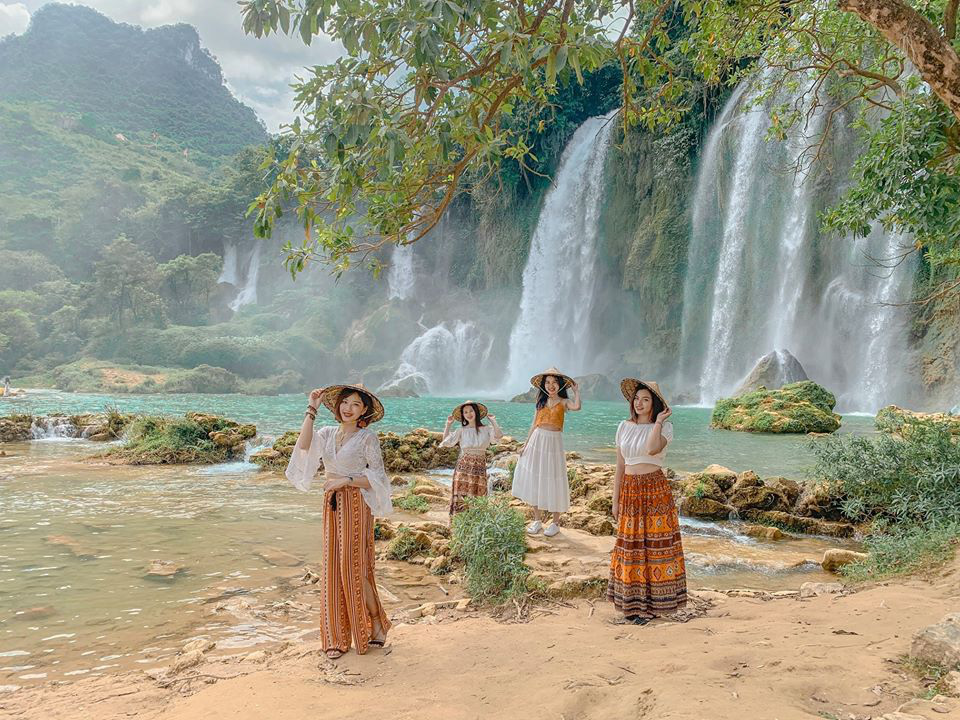 So sánh tour du lịch Tết Hà Nội - Cao Bằng 3 ngày 2 đêm: Giá tour không chênh lệch nhiều - Ảnh 1.