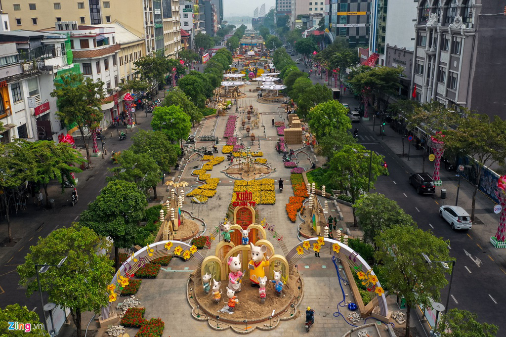 Đường hoa Nguyễn Huệ rực rỡ sắc màu trước giờ khai mạc - Ảnh 1. Đường hoa Nguyễn Huệ rực rỡ sắc màu trước giờ khai mạc - Ảnh 1.