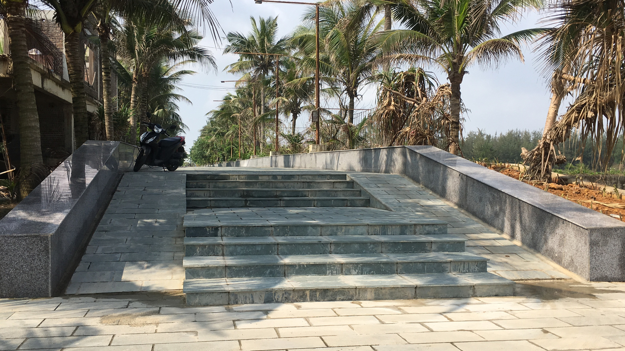 Cận cảnh 3 lối xuống biển mới ở Đà Nẵng được bàn giao trước Tết Canh Tý cho người dân thụ hưởng - Ảnh 12. Cận cảnh 3 lối xuống biển mới ở Đà Nẵng được bàn giao trước Tết Canh Tý cho người dân thụ hưởng - Ảnh 12.