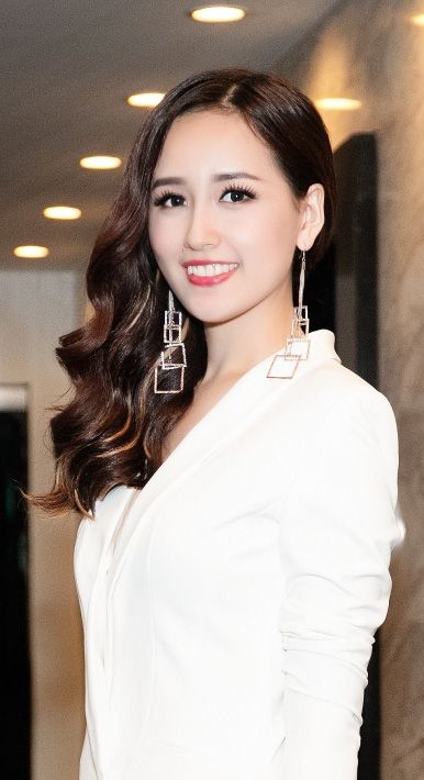 Hoa hậu Mai Phương Thúy: Đầu tư chứng khoán chắc chắn không nghèo - Ảnh 4. Hoa hậu Mai Phương Thúy: Đầu tư chứng khoán chắc chắn không nghèo - Ảnh 4.