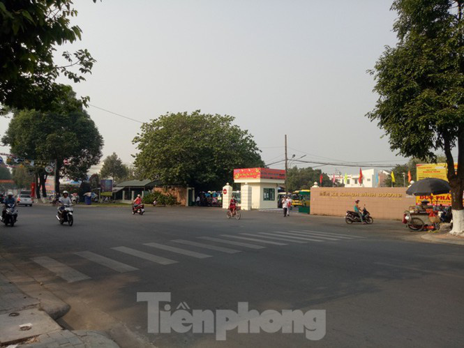 Bến xe vắng như ‘Chùa Bà Đanh’ vì công nhân được tặng vé xe về Tết - Ảnh 7.