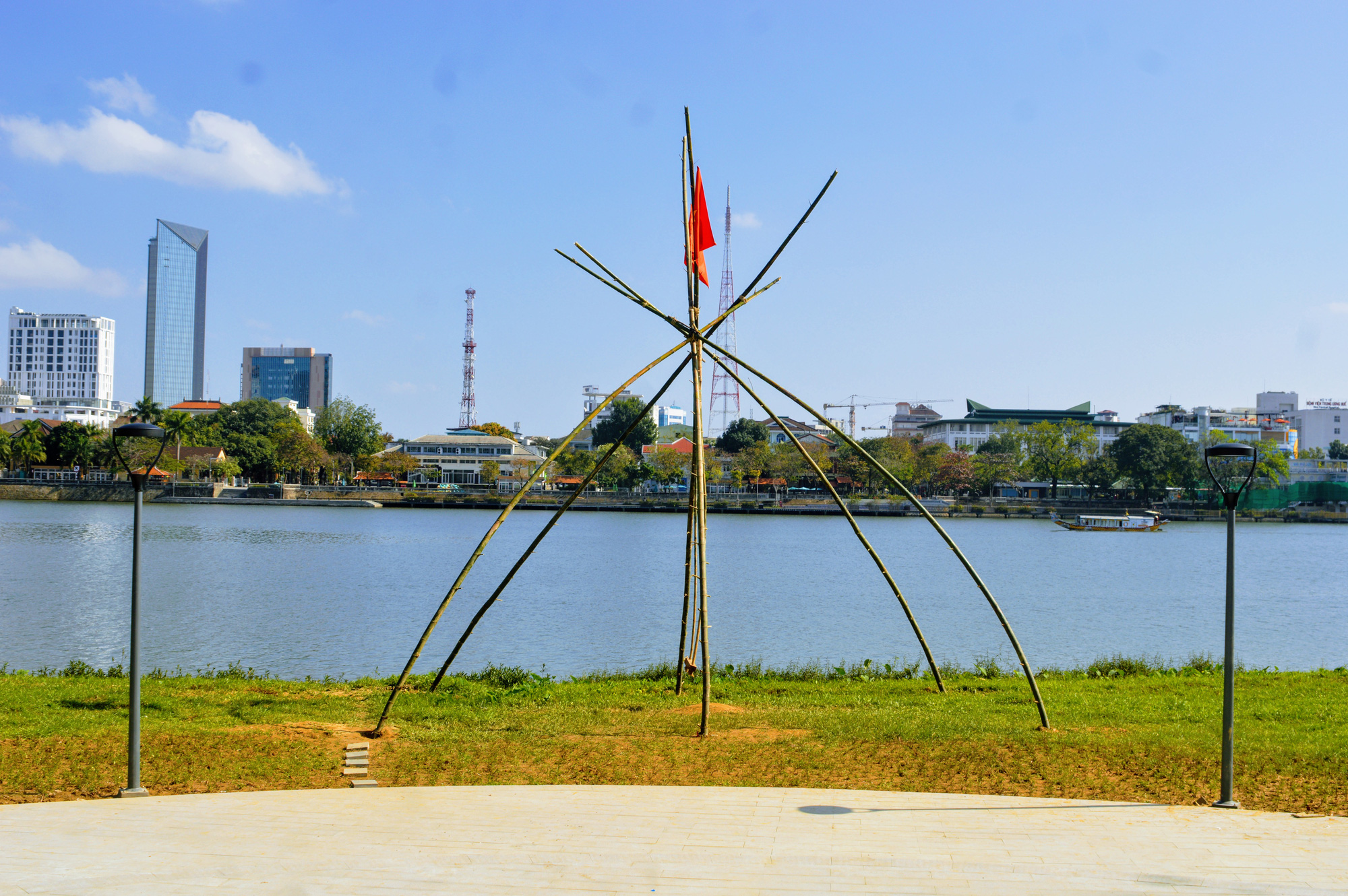 Công viên bờ Bắc sông Hương Huế thay diện mạo mới trước Tết Canh Tý khi được chi tiền tỉ chỉnh trang - Ảnh 7. Công viên bờ Bắc sông Hương Huế thay diện mạo mới trước Tết Canh Tý khi được chi tiền tỉ chỉnh trang - Ảnh 7.