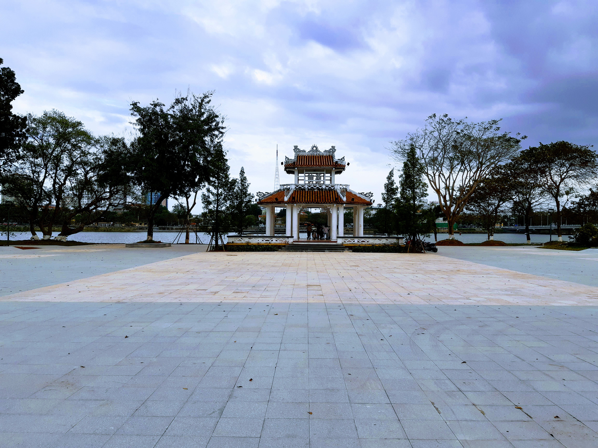 Công viên bờ Bắc sông Hương Huế thay diện mạo mới trước Tết Canh Tý khi được chi tiền tỉ chỉnh trang - Ảnh 5. Công viên bờ Bắc sông Hương Huế thay diện mạo mới trước Tết Canh Tý khi được chi tiền tỉ chỉnh trang - Ảnh 5.