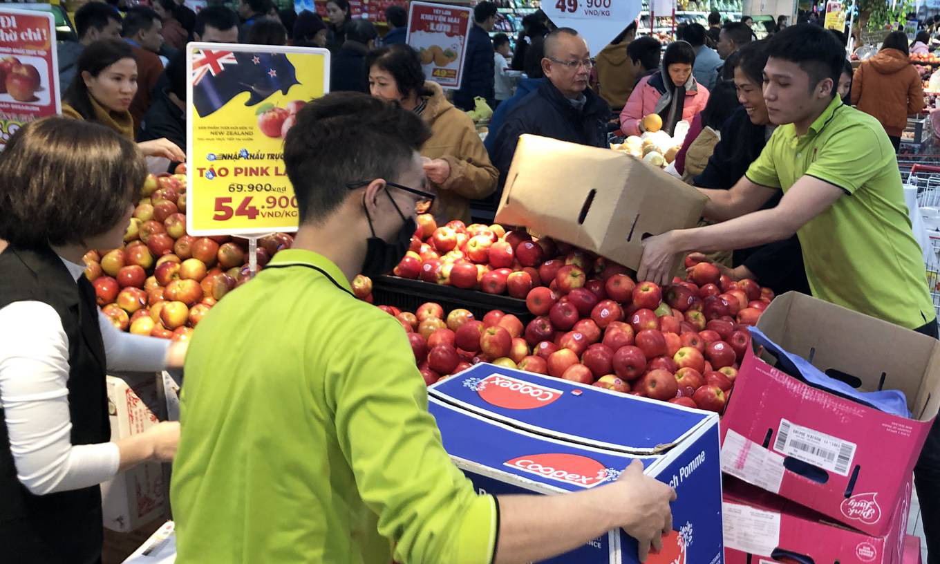 Xếp hàng chờ thanh toán trong siêu thị ngày giáp Tết - Ảnh 10. Xếp hàng chờ thanh toán trong siêu thị ngày giáp Tết - Ảnh 10.
