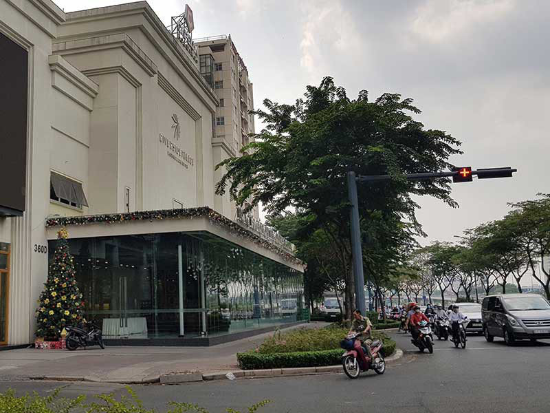 Lâu đài ven sông xây không phép 250 m2 - Ảnh 1. Lâu đài ven sông xây không phép 250 m2 - Ảnh 1.