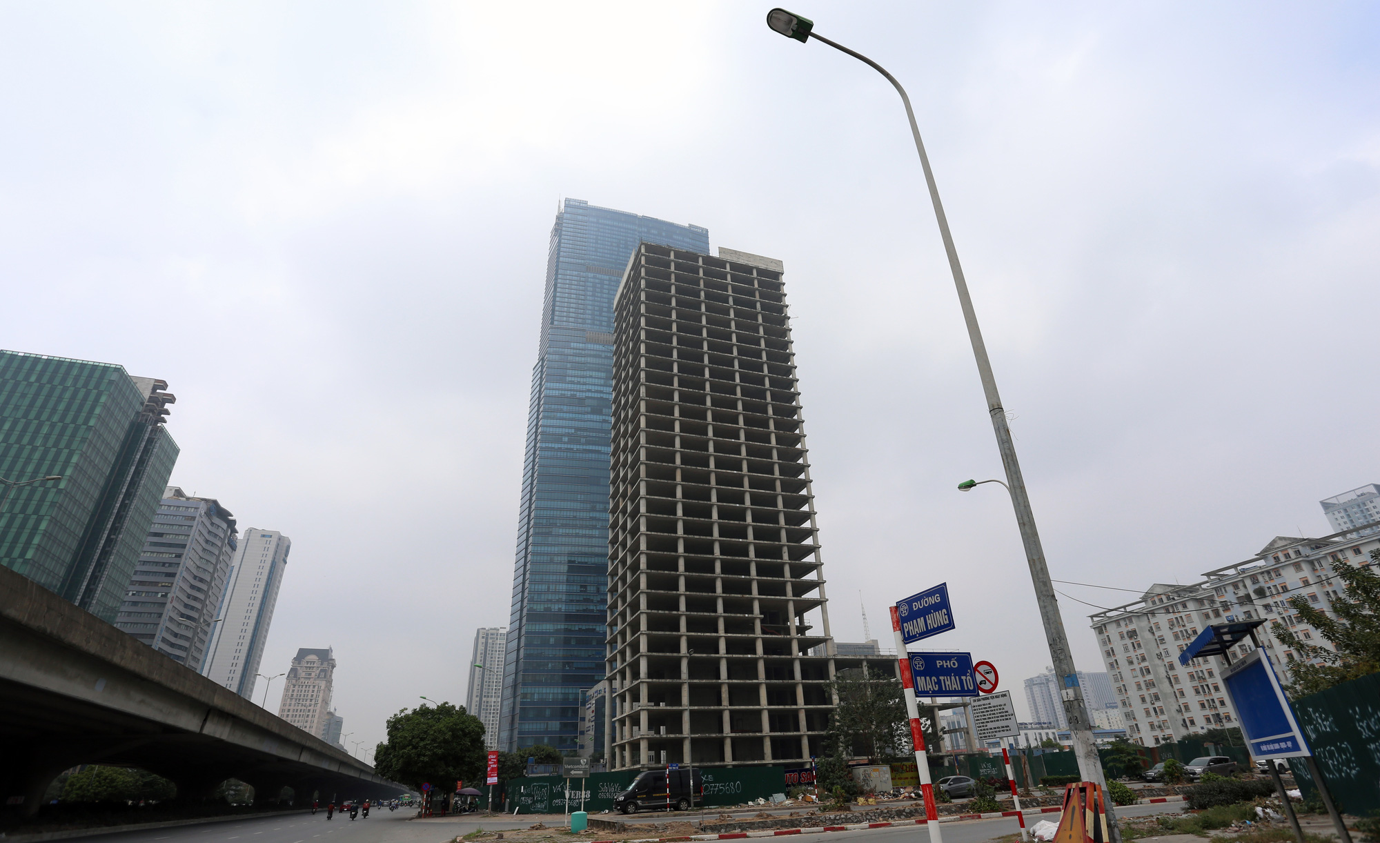 Đầu năm 2020, Hà Nội vẫn mờ sương, ô nhiễm không khí báo động - Ảnh 16. Đầu năm 2020, Hà Nội vẫn mờ sương, ô nhiễm không khí báo động - Ảnh 16.