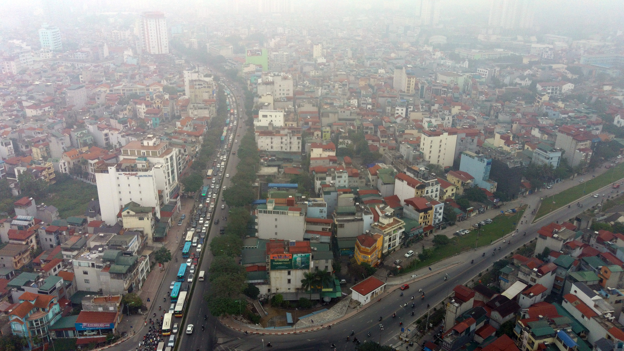 Đầu năm 2020, Hà Nội vẫn mờ sương, ô nhiễm không khí báo động - Ảnh 10. Đầu năm 2020, Hà Nội vẫn mờ sương, ô nhiễm không khí báo động - Ảnh 10.