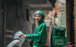 Phía sau sự nghiệp thể thao đỉnh cao của con có bóng dáng mẹ đơn thân chạy Grab