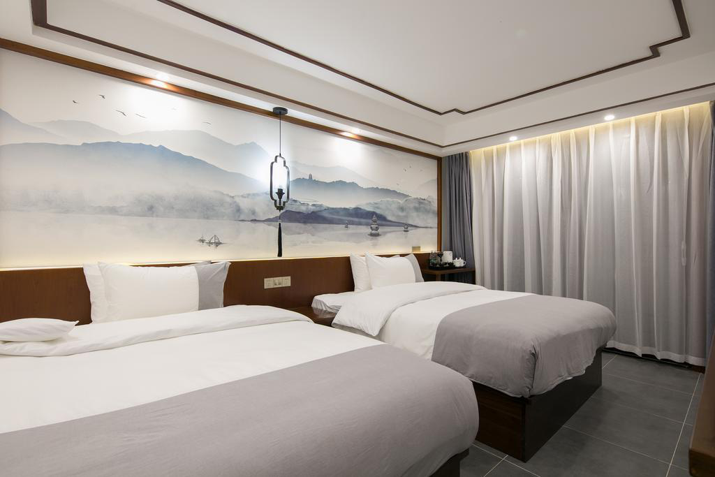 So sánh tour du lịch Tết Hà Nội - Phượng Hoàng cổ trấn - Trương Gia Giới 5 ngày 4 đêm - Ảnh 9.