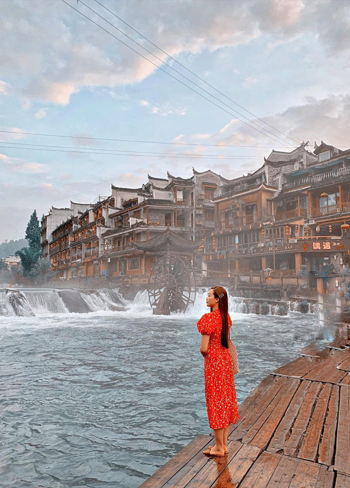 So sánh tour du lịch Tết Hà Nội - Phượng Hoàng cổ trấn - Trương Gia Giới 5 ngày 4 đêm - Ảnh 6.