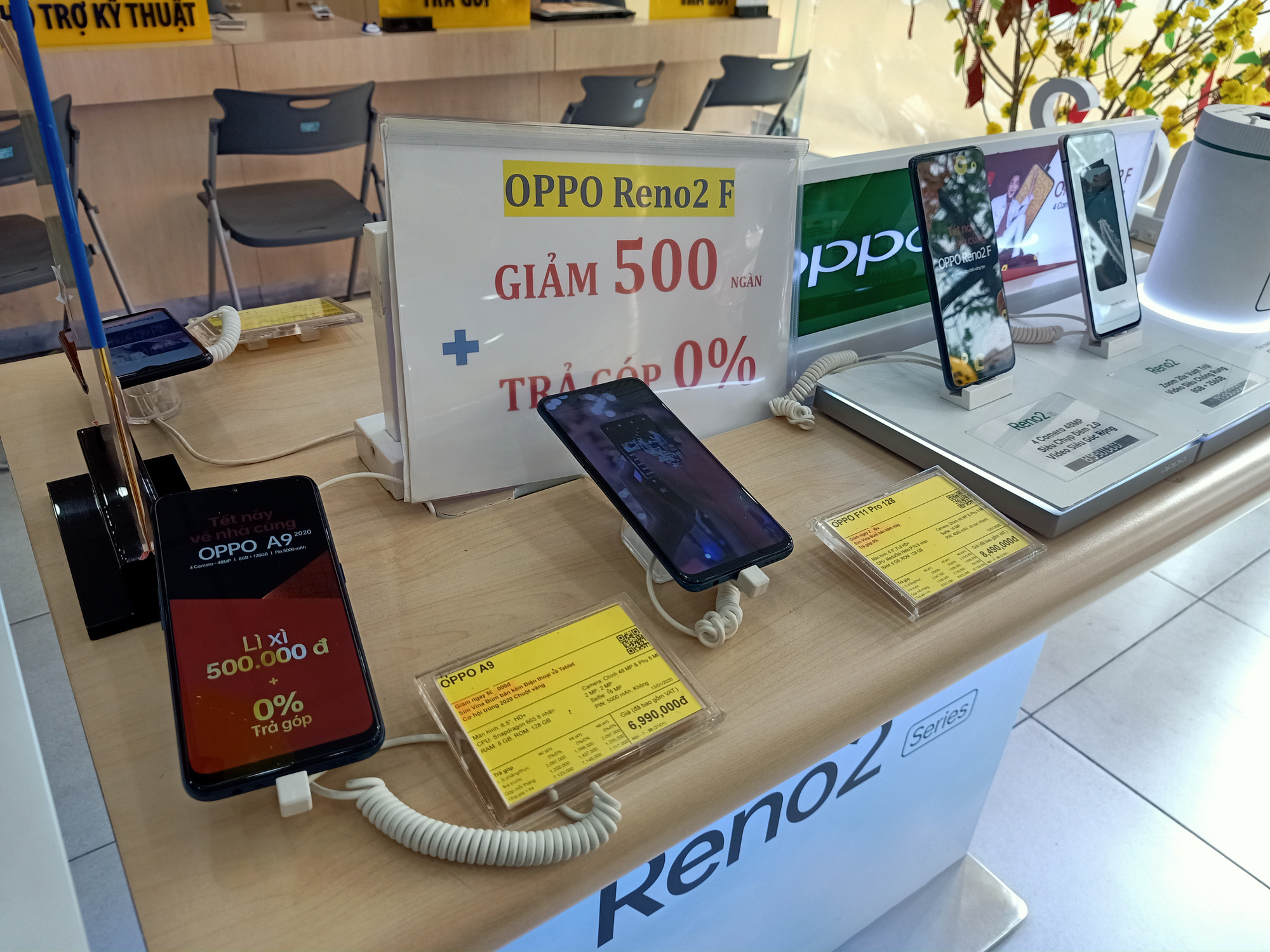 Điện thoại giảm giá tuần này: iPhone like new có giá tốt hơn, Samsung tiếp tục tung ưu đãi - Ảnh 3. Điện thoại giảm giá tuần này: iPhone like new có giá tốt hơn, Samsung tiếp tục tung ưu đãi - Ảnh 3.