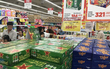 Diễn biến lạ thị trường bia Tết: Bia tại siêu thị còn ê hề, đại lí lo ế bắt đầu giảm giá