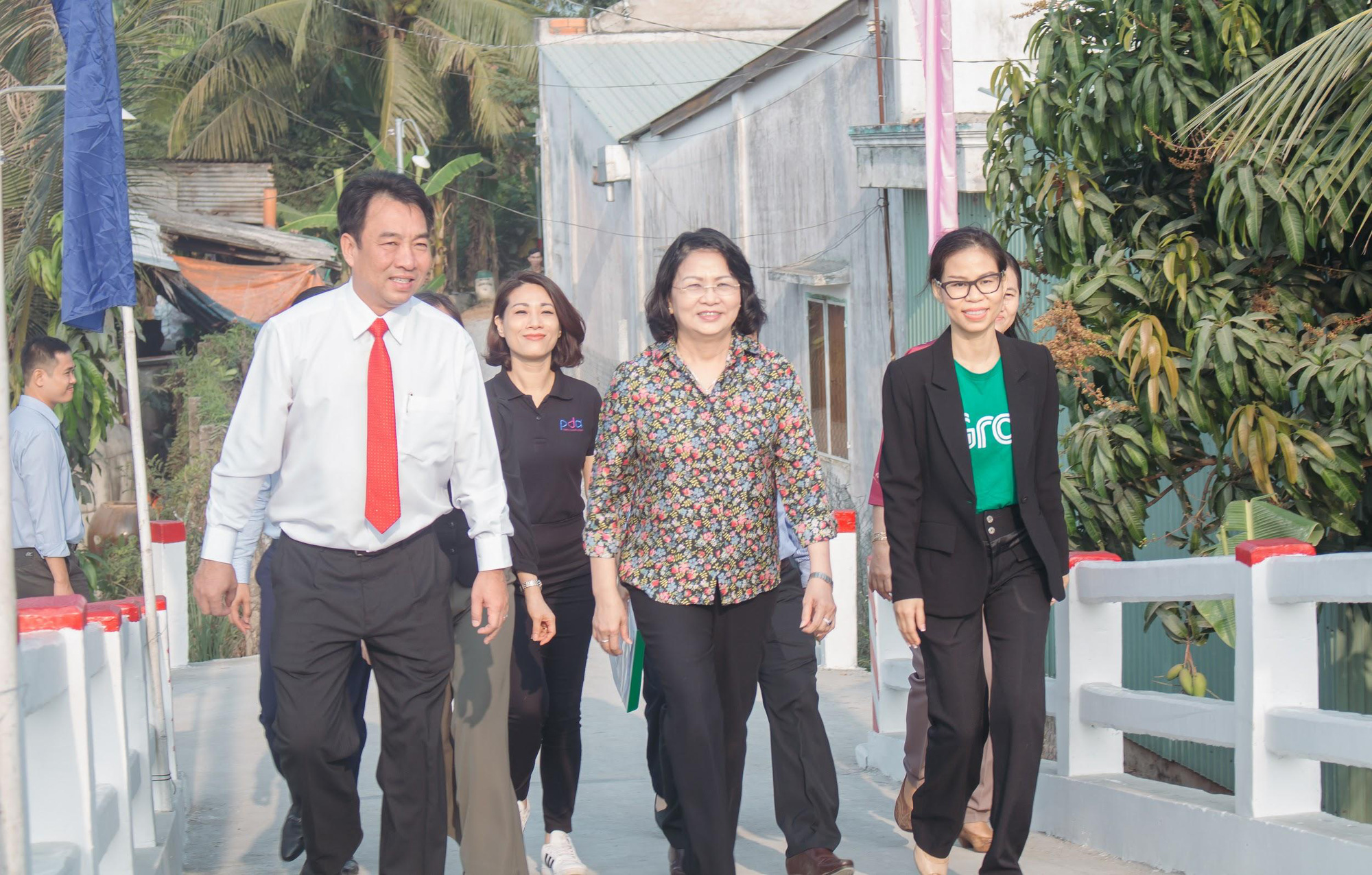 Vừa nhậm chức, nữ CEO Grab Việt Nam đã khánh thành cầu dân sinh 900 triệu đồng cho người dân miền Tây - Ảnh 5.