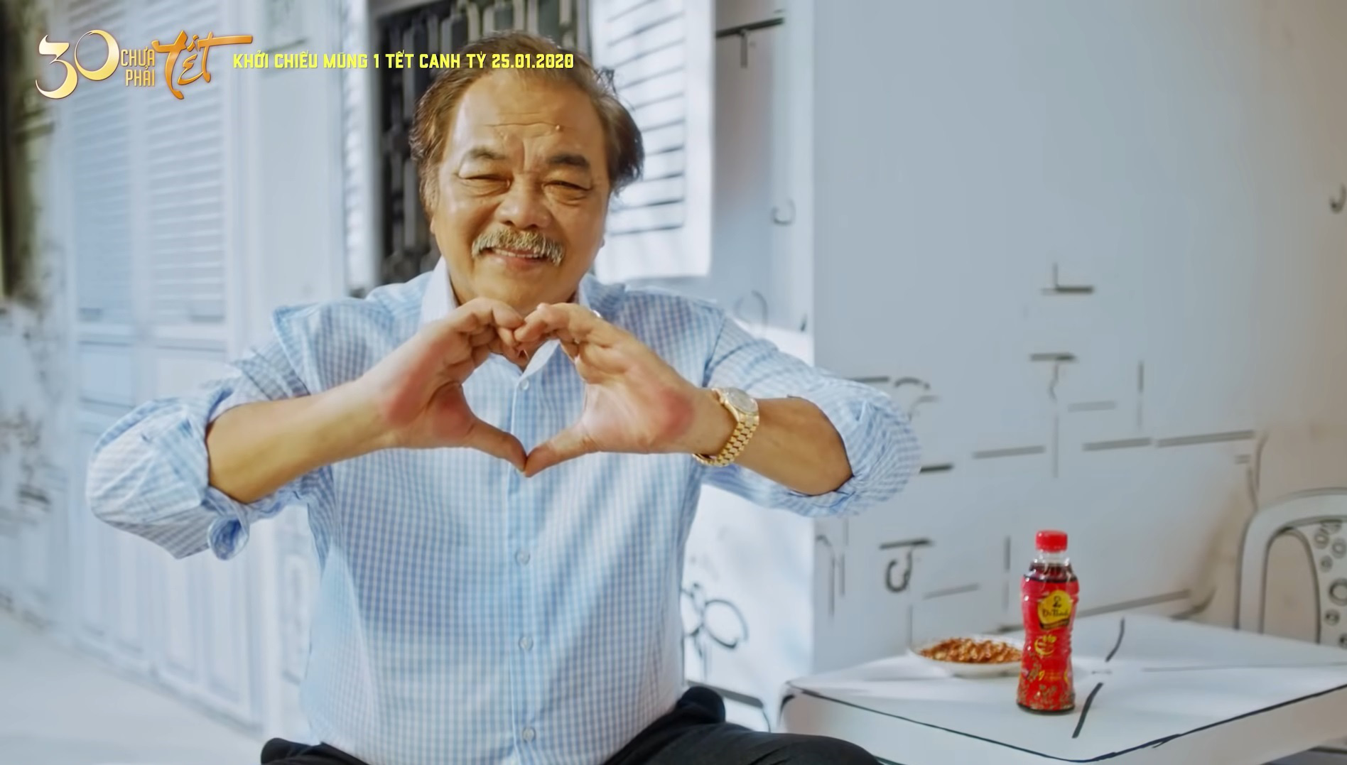 CEO Tân Hiệp Phát nhảy tưng bừng cùng dàn sao showbiz trong MV gây sốt Youtube - Ảnh 3. CEO Tân Hiệp Phát nhảy tưng bừng cùng dàn sao showbiz trong MV gây sốt Youtube - Ảnh 3.