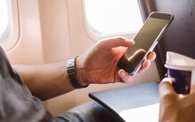 Khách bị đuổi khỏi máy bay vì tên wifi
