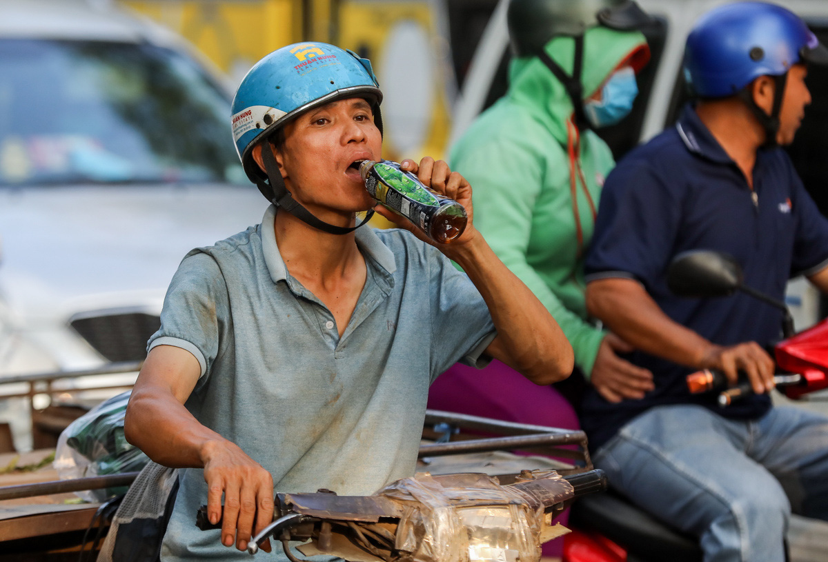 Đường vào bến xe Miền Đông kẹt cứng  - Ảnh 5.