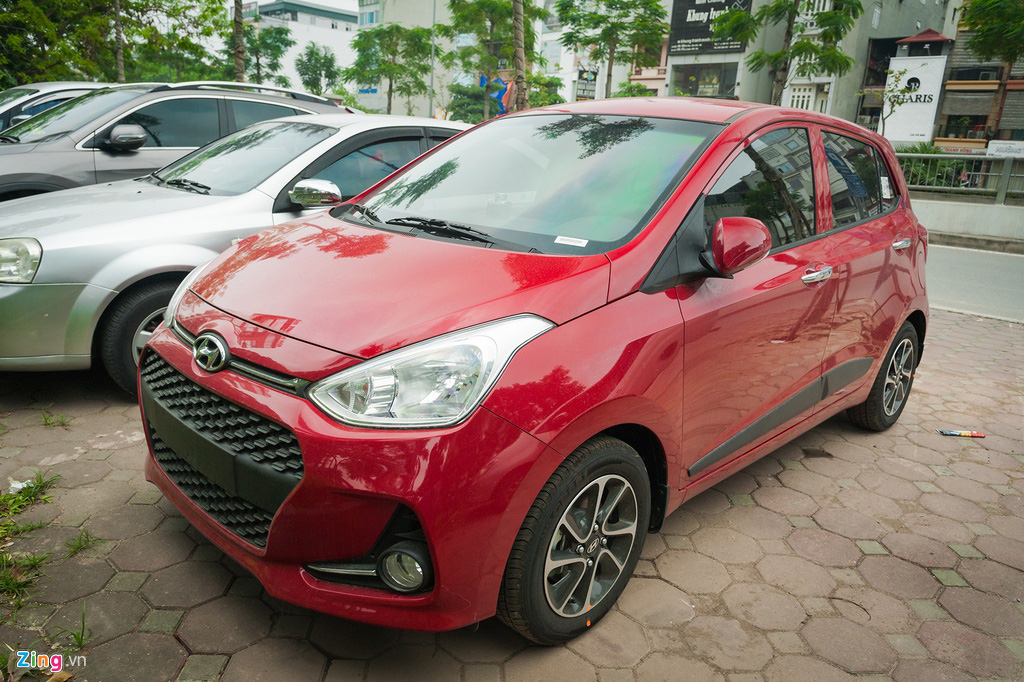 Thuê xe tự lái dịp Tết cháy hàng dù tăng giá gấp đôi - Ảnh 1.