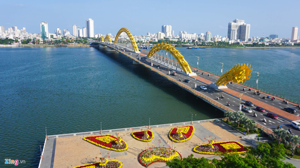 Ngắm đường hoa hơn 6 tỉ ở Đà Nẵng - Ảnh 1. Ngắm đường hoa hơn 6 tỉ ở Đà Nẵng - Ảnh 1.