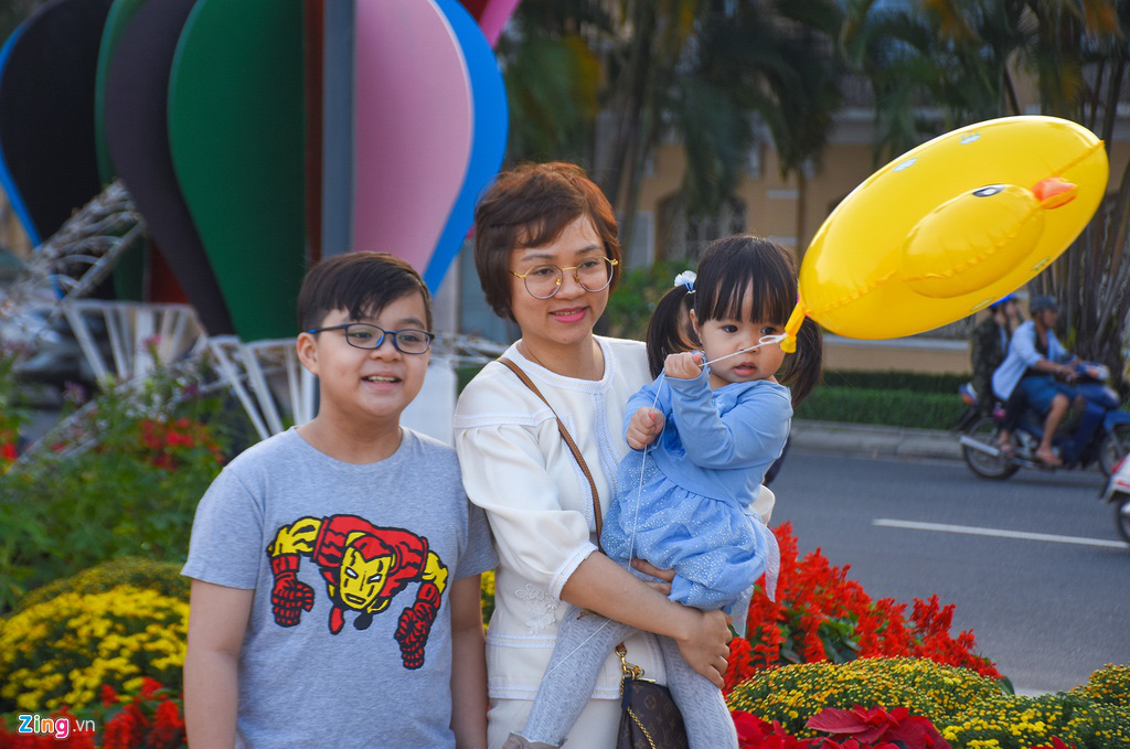 Ngắm đường hoa hơn 6 tỉ ở Đà Nẵng - Ảnh 7. Ngắm đường hoa hơn 6 tỉ ở Đà Nẵng - Ảnh 7.