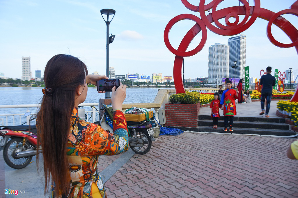 Ngắm đường hoa hơn 6 tỉ ở Đà Nẵng - Ảnh 9. Ngắm đường hoa hơn 6 tỉ ở Đà Nẵng - Ảnh 9.