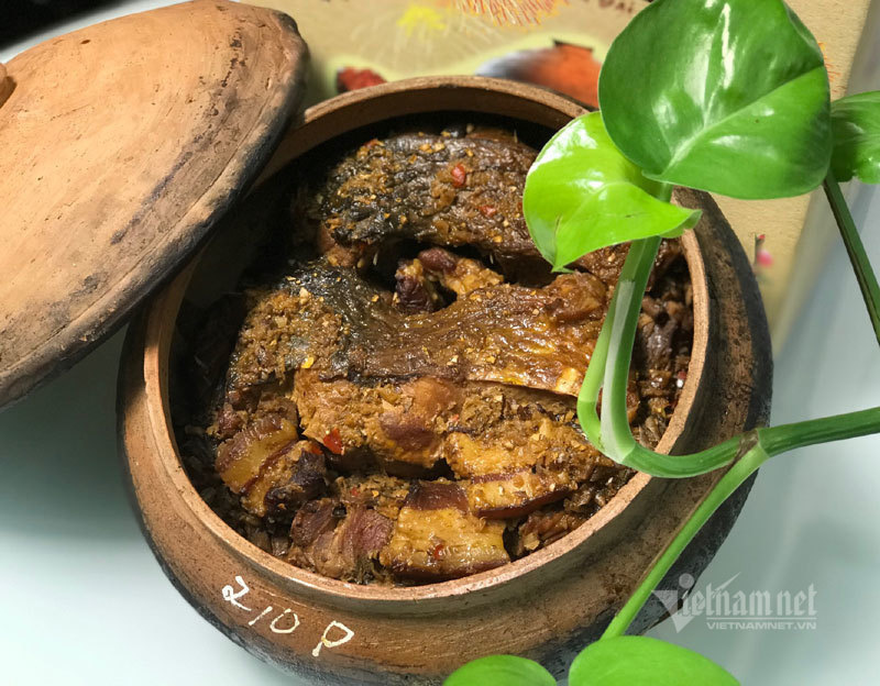 Xuyên đêm hít khói, kho 5.000 nồi cá bán Tết Canh Tí - Ảnh 10. Xuyên đêm hít khói, kho 5.000 nồi cá bán Tết Canh Tí - Ảnh 10.