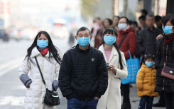 Virus corona bùng phát, dân Trung Quốc đổ xô đi mua khẩu trang y tế