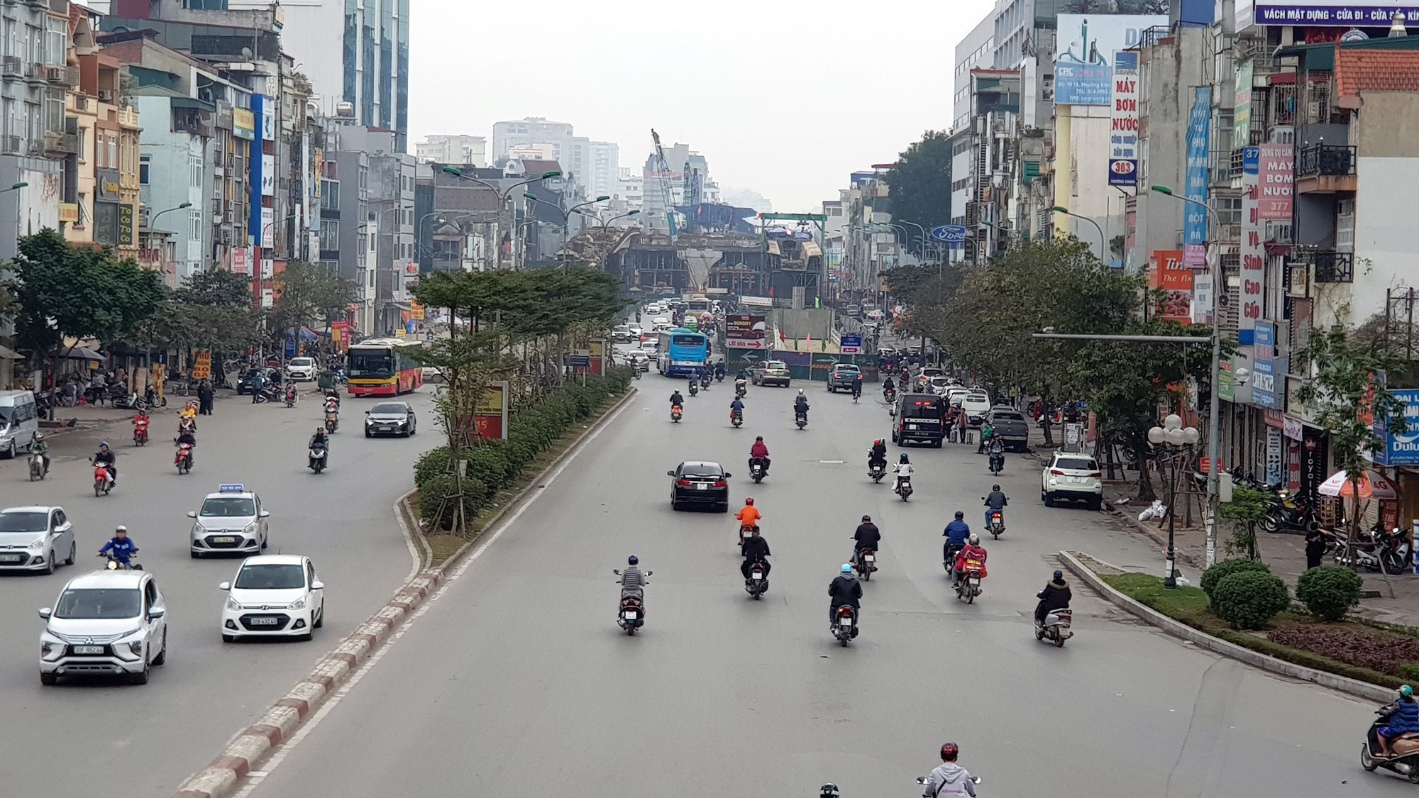 Giao thông Hà Nội 'hạ nhiệt' ngày đầu kì nghỉ Tết - Ảnh 12. Giao thông Hà Nội 'hạ nhiệt' ngày đầu kì nghỉ Tết - Ảnh 12.