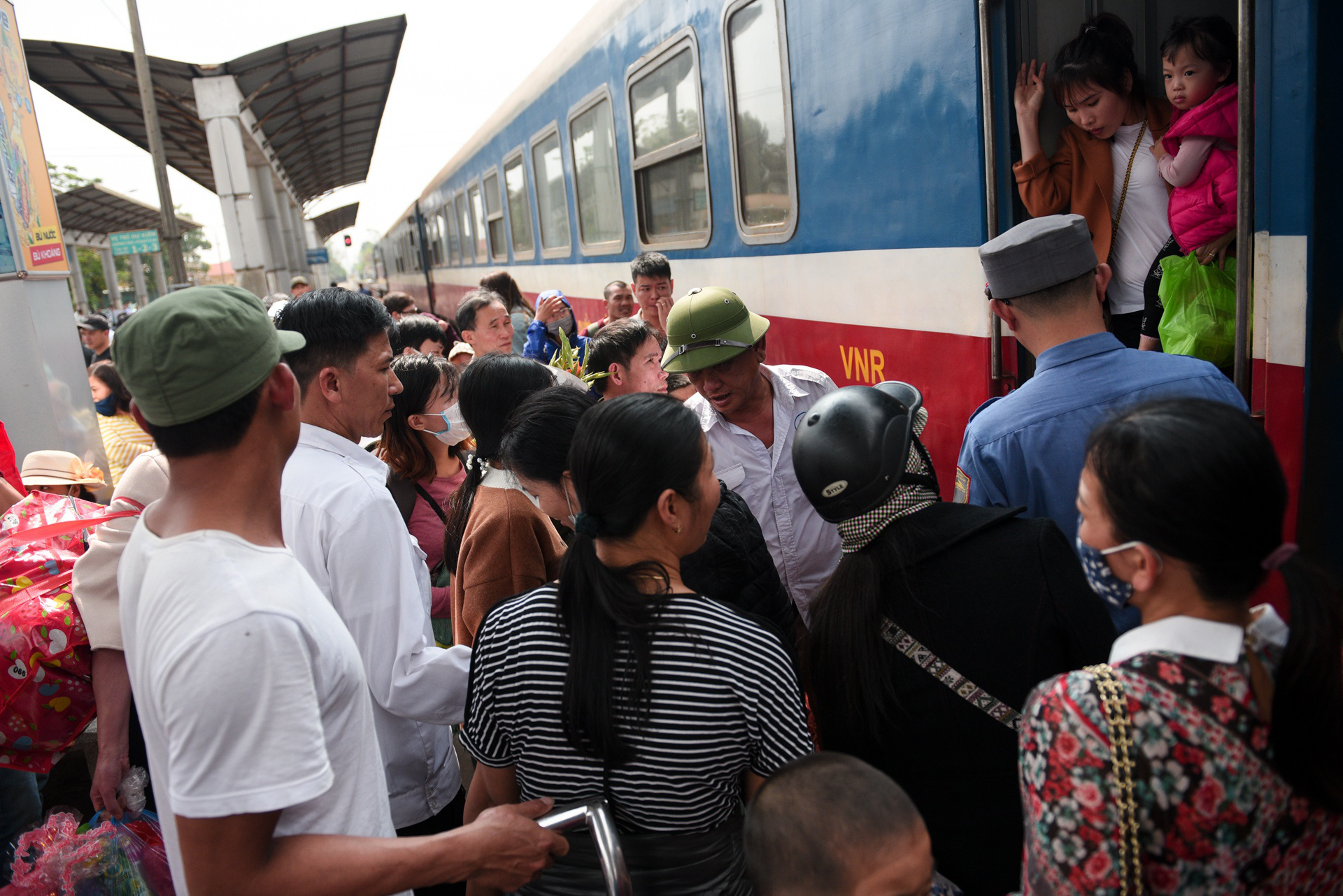 Tet tren nhung chuyen tau cuoi cung cua nam Ky Hoi hinh anh 8 DSC_3364_zing.jpg Tet tren nhung chuyen tau cuoi cung cua nam Ky Hoi hinh anh 8 DSC_3364_zing.jpg