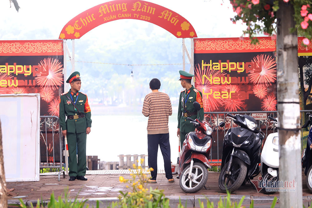 Ráo riết dựng trận địa 'khai hỏa', Giao thừa chờ đón điều bất ngờ - Ảnh 17. Ráo riết dựng trận địa 'khai hỏa', Giao thừa chờ đón điều bất ngờ - Ảnh 17.