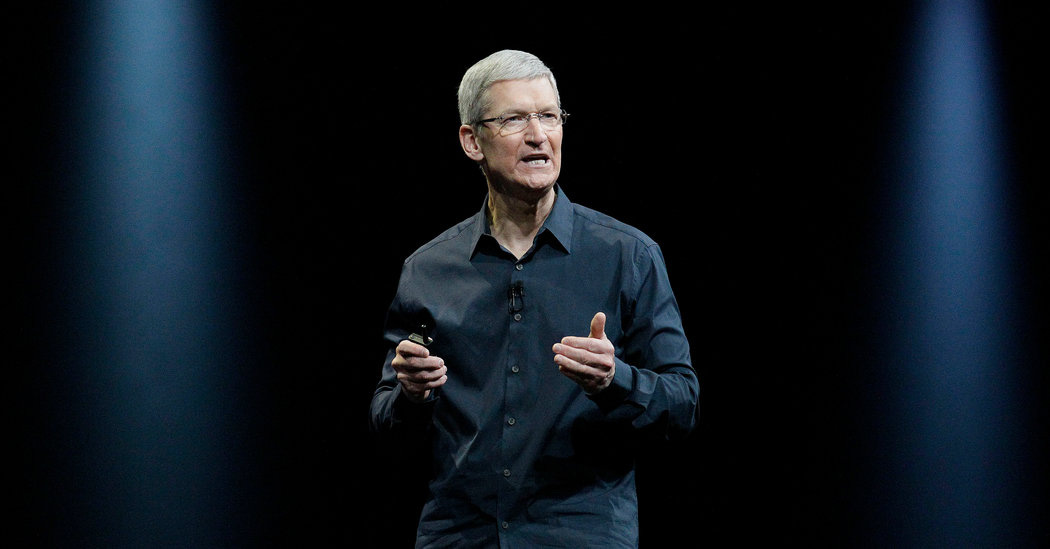 CEO Apple Tim Cook: Người hùng hay kẻ tội đồ? - Ảnh 8. CEO Apple Tim Cook: Người hùng hay kẻ tội đồ? - Ảnh 8.