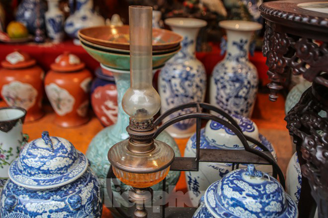 'Thời ông bà anh' ở phiên chợ Tết kì lạ đất Hà Thành - Ảnh 5. 'Thời ông bà anh' ở phiên chợ Tết kì lạ đất Hà Thành - Ảnh 5.